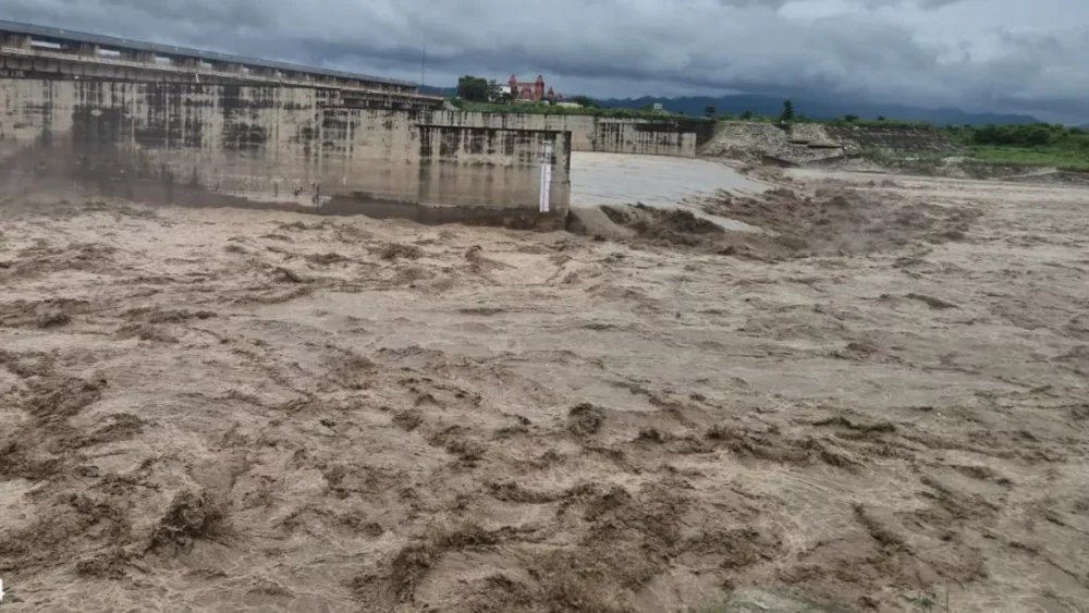 Heavy rain in Delhi-NCR, Yamuna water level rises, work...
