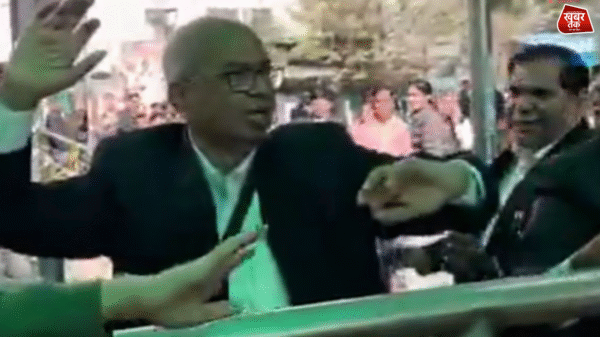 दिल्ली कोर्ट में विवाद